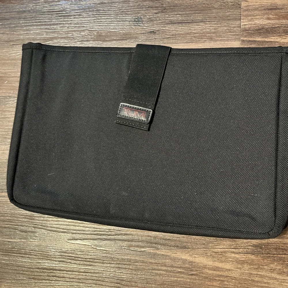 Tumi Alpha 96141DH2 Black Leather Briefcase Laptop Messenger Shoulder Bag Mens